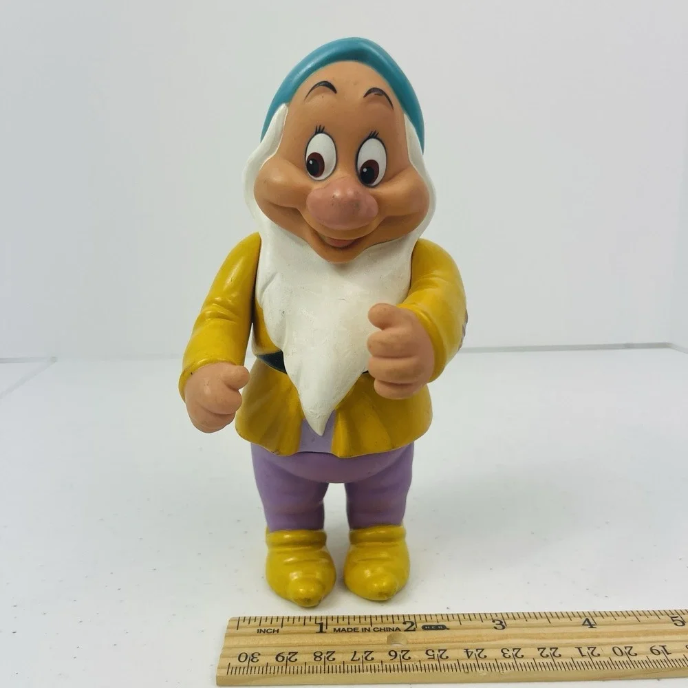 Bashful‎ Disney Seven Dwarfs Vinyl Toy Figure PVC Plastic Posable Figure